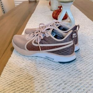 Nike shoes women’s size 8.5